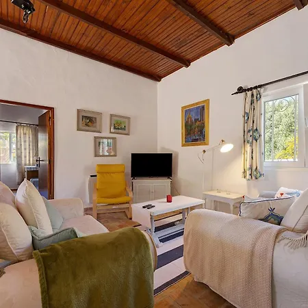 Quinta Achadas - Bouganvillea * لاغوس