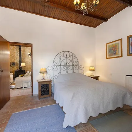 Quinta Achadas - Bouganvillea * لاغوس