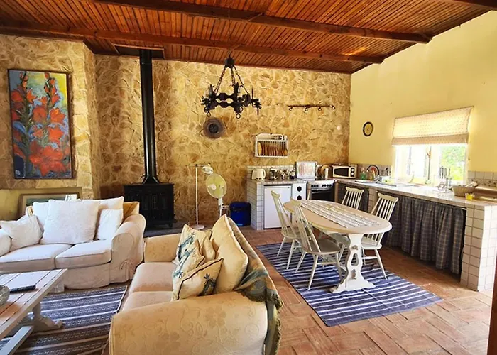 Quinta Achadas - Bouganvillea * Lagos